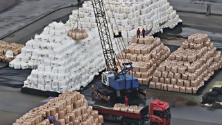 Экспорт Китая резко замедлился на фоне войны с Ираном