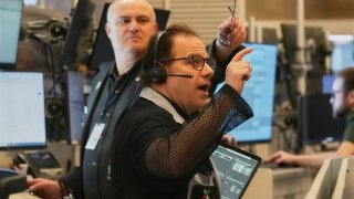 Эскалация в Ормузском проливе обрушила фондовый рынок США и подняла нефть выше 114 долларов