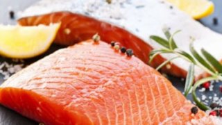 Здоровое питание: рецепт диетического салата с лососем