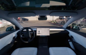 8 миллиардов миль пройдено: автомобили Tesla с функцией полного автономного вождения достигли важной вехи 