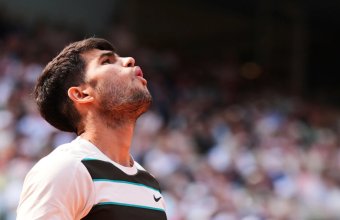 Двукратный чемпион «Ролан Гаррос» Карлос Алькарас пропустит турнир из-за травмы запястья