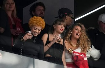 Голливуд в огне переписка Блейк Лайвли и Тейлор Свифт обнародована в суде