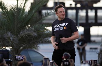 Илон Маск пообещал инвесторам отели на Луне и центры обработки данных в космосе перед IPO SpaceX