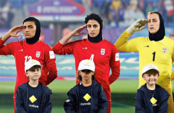 Трамп призвал Австралию не выдавать Ирану футболисток, подавших сигнал SOS