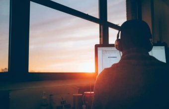 Удаленная работа ухудшает психическое здоровье, особенно у одиноких людей