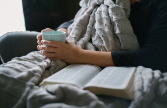 Утренний кофе крадёт ночной отдых: почему мозг не восстанавливается, даже если вы спите 8 часов