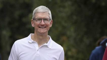 Генеральный директор Apple Тим Кук посетил мероприятие в Пекине, чтобы подчеркнуть связи компании с Китаем