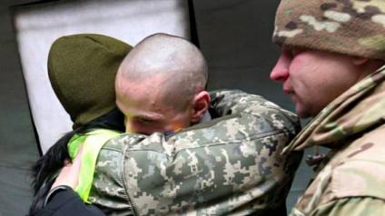Пленные военнослужащие РФ, ДНР и ЛНР в результате обмена возвратились домой