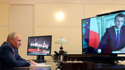 Президенты России и Франции провели переговоры по видеосвязи