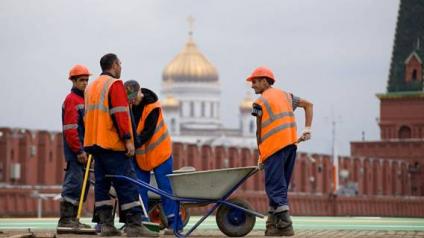 Выгнать нельзя оставить: что решаем с мигрантами