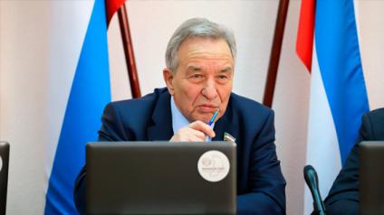 Хакасский спикер наговорил на собственную депортацию