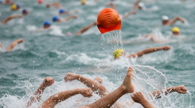 «Сотни локтей и ног». Гибель Свечникова вскрыла правду о массовых заплывах