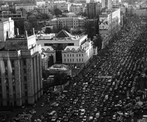 Москва вбухает в дороги 25 млрд. рублей Москва вбухает в дороги 25 млрд. рублей