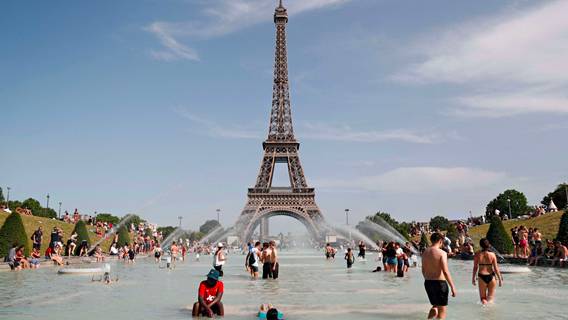86 департаментов Франции привели в состояние боевой готовности из-за засухи