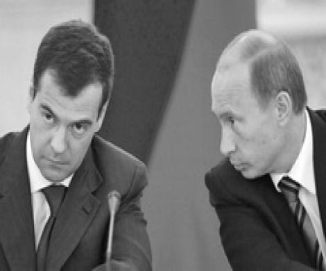 Путин и Медведев теряют проценты
