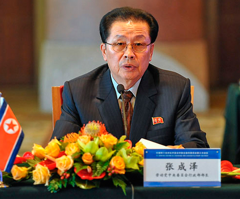 Власти КНДР: Дядю Ким Чен Ына отправили в отставку за разврат и наркоманию