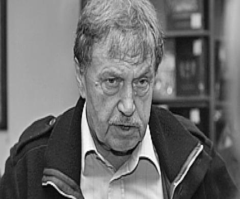 Писатель Василий Аксенов в критическом состоянии Писатель Василий Аксенов в критическом состоянии