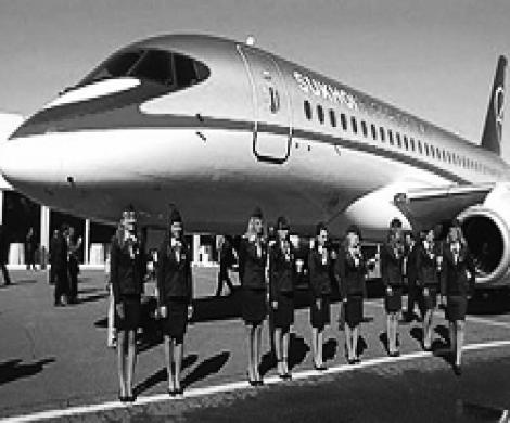 SSJ-100 встал на крыло SSJ-100 встал на крыло