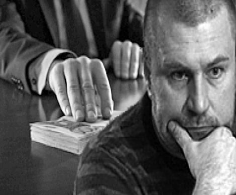 Кирилл Кабанов: вор должен сидеть в тюрьме, а не получать грамоты от Миронова Кирилл Кабанов: вор должен сидеть в тюрьме, а не получать грамоты от Миронова