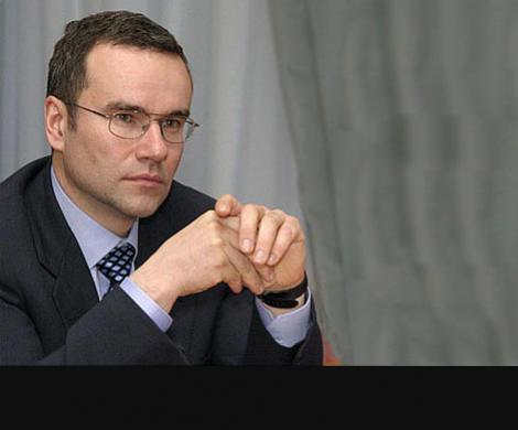 Зеленин попался на дождевого червя Зеленин попался на дождевого червя