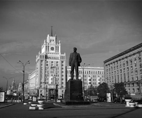 Сначала «Стратегия», потом - фарс Сначала «Стратегия», потом - фарс