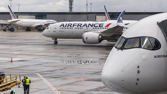 Air France отменила рейсы в Москву из-за отсутствия разрешения России Air France отменила рейсы в Москву из-за отсутствия разрешения России