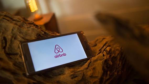 Airbnb сообщила о больших убытках в своем первом отчете после выхода на биржу