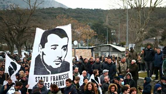 Акция в поддержку корсиканского активиста Ивана Колонны во Франции переросла в беспорядки