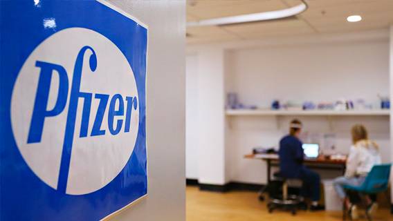 Amazon и Pfizer обязались взять на работу 20 тысяч беженцев