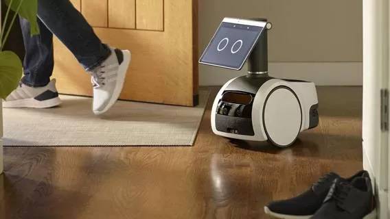 Amazon представила домашнего робота Astro Amazon представила домашнего робота Astro