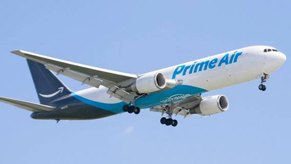Amazon закупит самолеты Boeing у Delta и WestJet на фоне падения цен Amazon закупит самолеты Boeing у Delta и WestJet на фоне падения цен