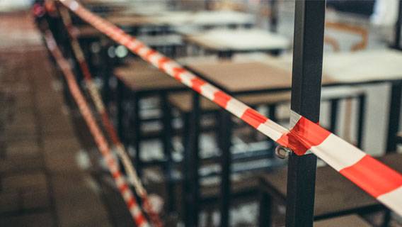 Американские рестораны снова начали закрываться из-за распространения «дельта»-штамма Американские рестораны снова начали закрываться из-за распространения «дельта»-штамма
