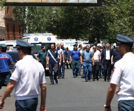 Аналитики назвали последствия захвата полка ППС в столице Армении Аналитики назвали последствия захвата полка ППС в столице Армении
