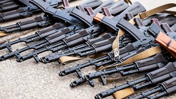Анголу уличили в поставке оружия боевикам в ЦАР Анголу уличили в поставке оружия боевикам в ЦАР