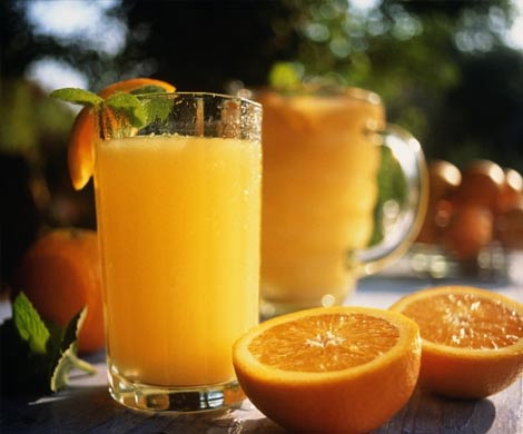 Апельсиновый сок укрепляет умственные способности пожилых людей