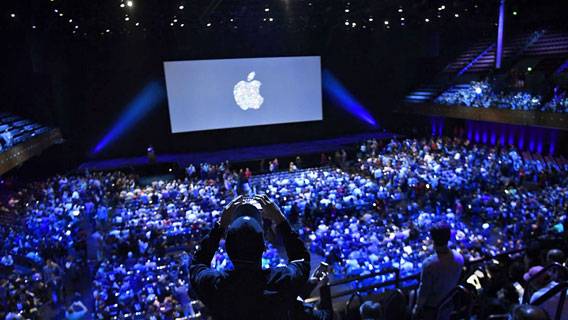 Apple может представить недорогие версии iPhone и iPad в марте