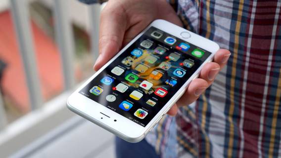 Apple выплатит $113 млн за намеренное замедление работы iPhone Apple выплатит $113 млн за намеренное замедление работы iPhone