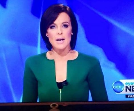 Австралийская телеведущая провела эфир в пиджаке с вырезом в форме пениса 
