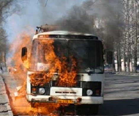 Автобус с 12 пассажирами загорелся в Салехарде‍