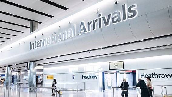 Аэропорт Хитроу запустил тестирование на коронавирус для пассажиров международных рейсов
