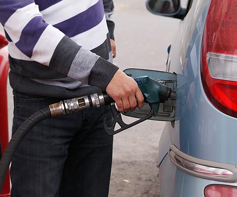 Бензин может стать вдвое дешевле в отдельных регионах РФ