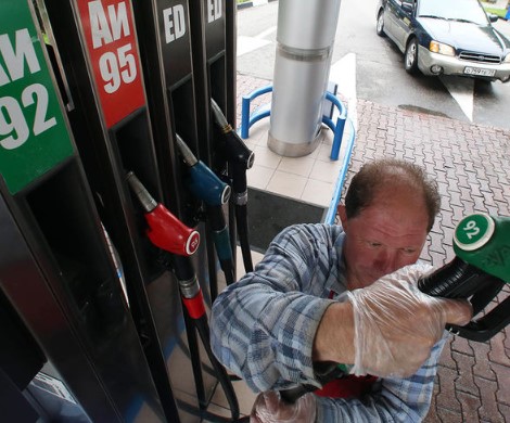 Бензин снова пошел вверх: у Медведева забеспокоились