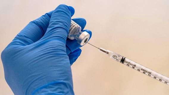 Более трети жителей Лондона еще не вакцинировались Более трети жителей Лондона еще не вакцинировались