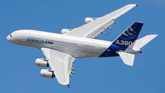 Большие авиалайнеры Airbus A380 Superjumbos возвращаются в небо на фоне восстановления путешествий