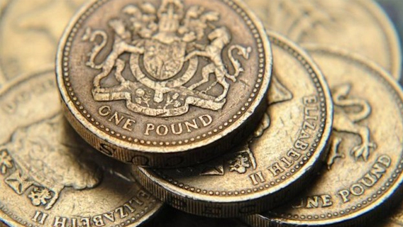 Британский фунт падает на фоне опасений по поводу Брексит