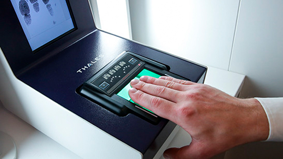 ЦБ сообщил об отказах банков собирать биометрию граждан