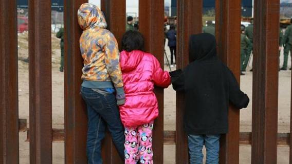 Число детей-мигрантов без сопровождения взрослых на границе США и Мексики возросло до рекордного показателя