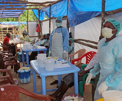 Число жертв лихорадки Эбола превысило тысячу человек