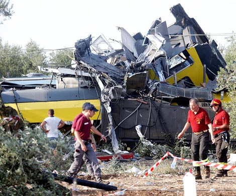 Число жертв от столкновения поездов в Италии выросло до 27