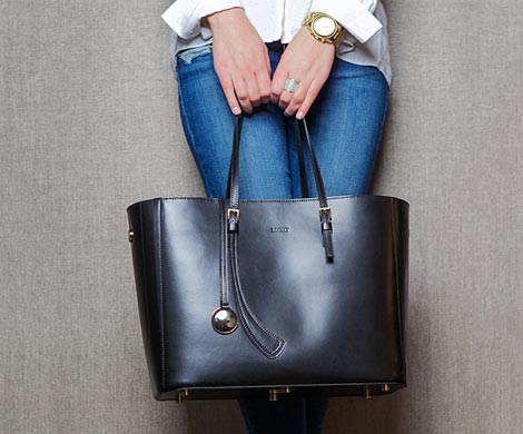 Должен ли мужчина носить женскую сумочку - блог anyBag
